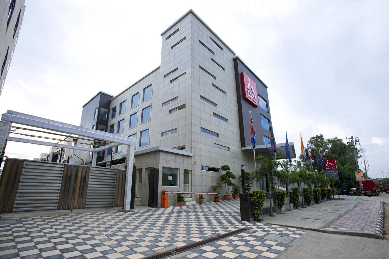 Inde Hotel Chattarpur Нью-Делі Екстер'єр фото