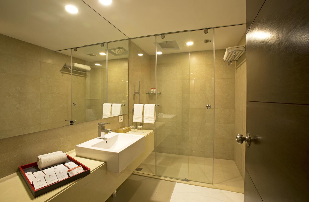 Inde Hotel Chattarpur Нью-Делі Екстер'єр фото